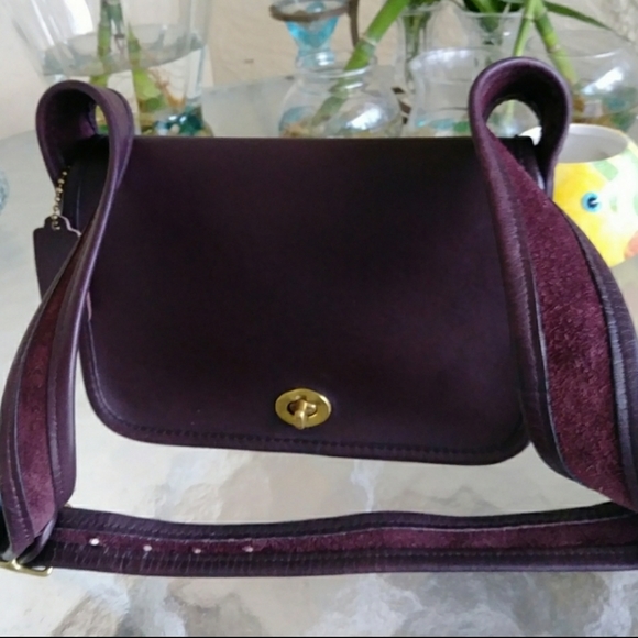 Coach Handbags - VINTAGE NYC 80'S COACH  SLING BAG